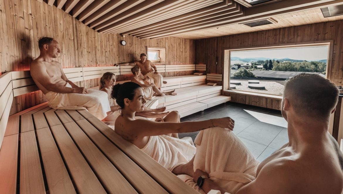 Hotel Almesberger Wellnessurlaub im Mühlviertel Panorama Sauna Eventsauna