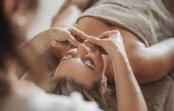 Hotel Almesberger Wellnessurlaub nahe Bayern in Oberösterreich Wellness Kosmetik Sonostyler buchen