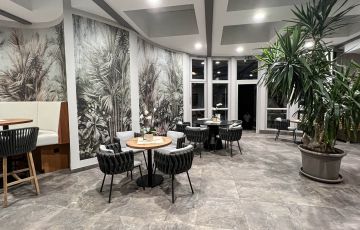 Hotel Almesberger Wellness Urlaub Spa-Bistro Wellnessjause im Wellnessbereich 