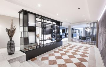 Hotel Almesberger Wellnessurlaub Rezeption Empfangshalle
