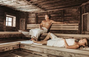 Hotel Almesberger Wellness Urlaub Sauna Teufelssauna Entspannung in Oberösterreich nahe Bayern 
