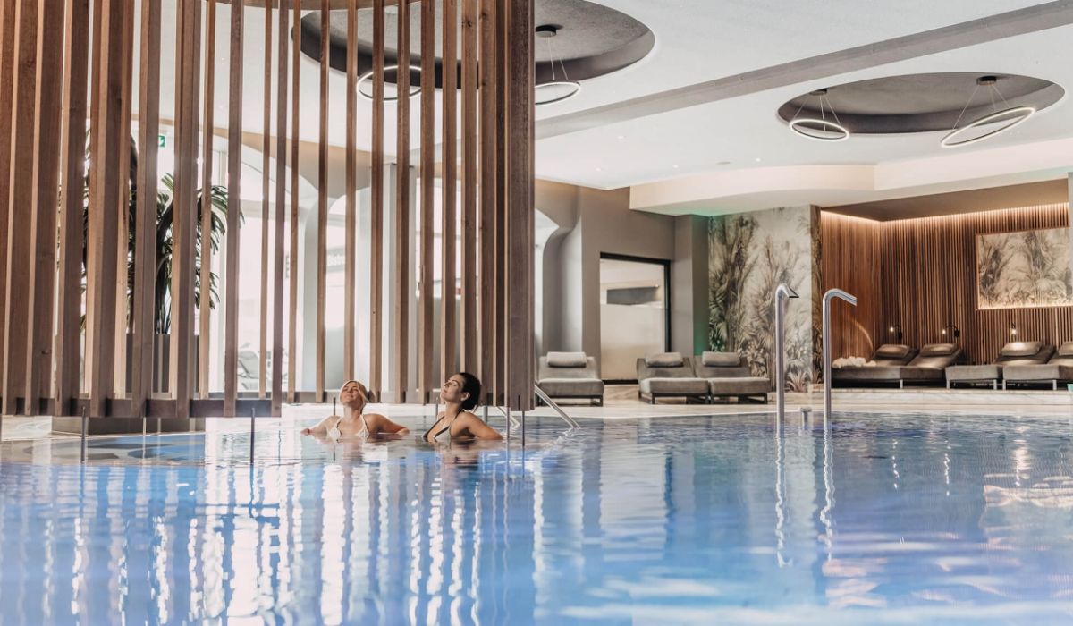 Hotel Almesberger Spa- & Wellnesshotel im Mühlviertel Indoorpool mit Massagezone